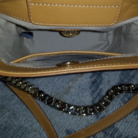 Mulberry's 'Jamie ' Mini Bucket Bag - Picture 4 of 5